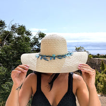 🌊 Sombrero “Brisa Marina” – Frescura, luz y detalles únicos