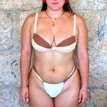 Sahara Kiss - Bikini tricolor en tonos tierra con top anudado y braguita de corte brasileño – Inspirado en paisajes desérticos